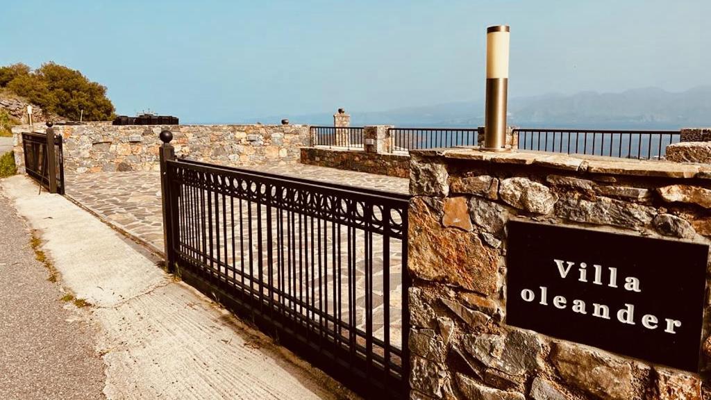 Villa Oleander Элунда Экстерьер фото